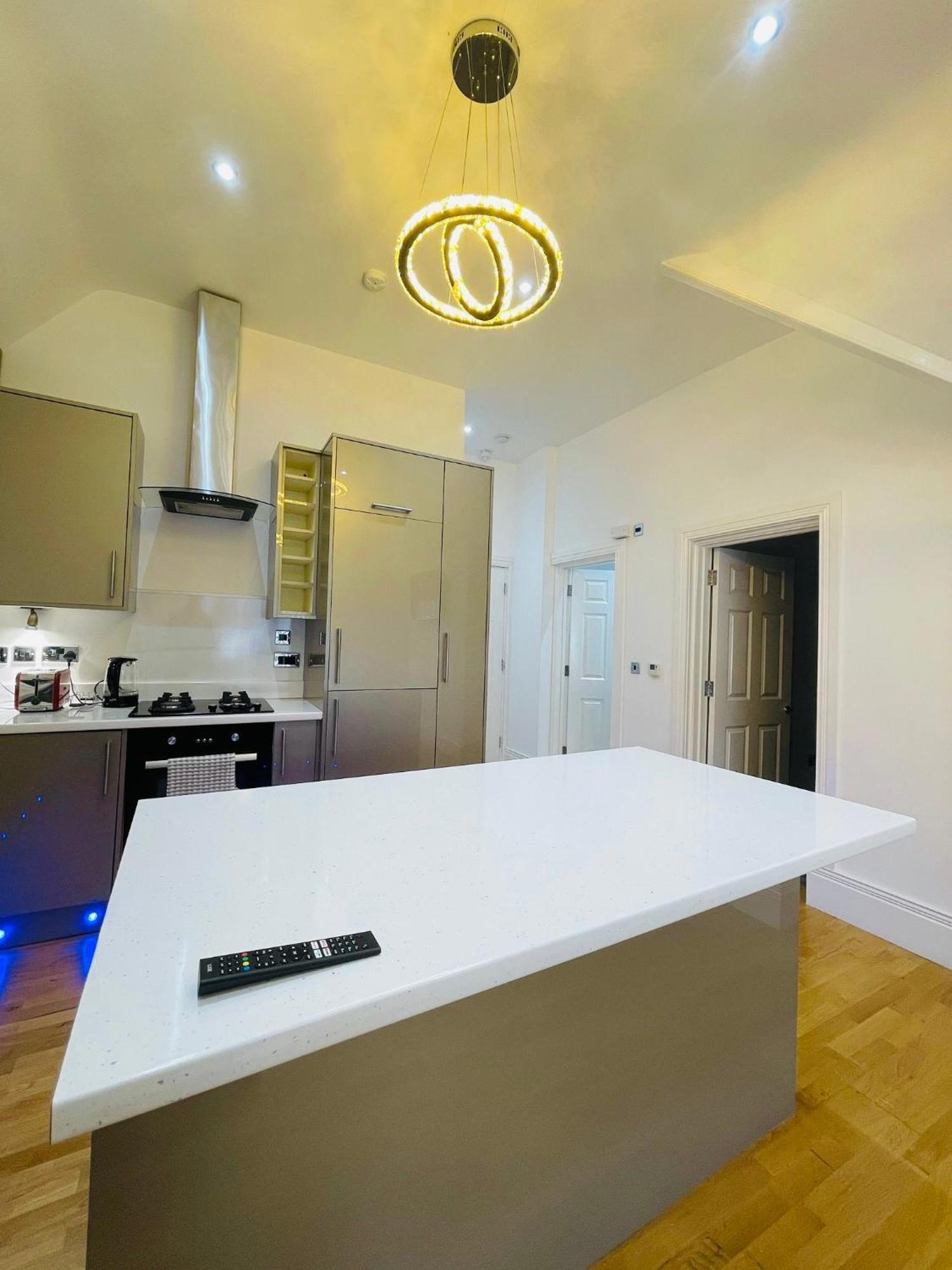 Vip Penthouse Own Bathroom One Bedroom On Wolverhampton