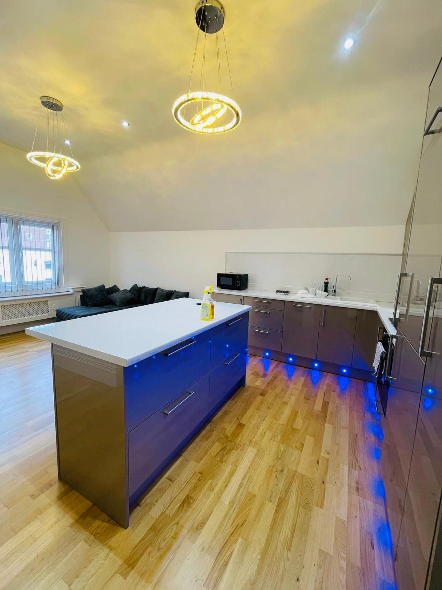 Vip Penthouse Own Bathroom One Bedroom On * Wolverhampton